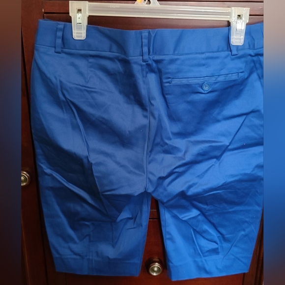 Blue knee length shorts - Picture 4 of 9